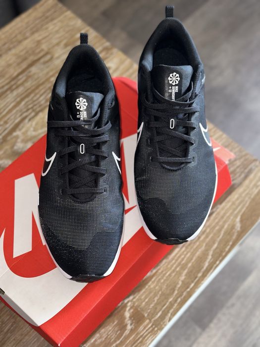 кросівки Nike абсолютно нові