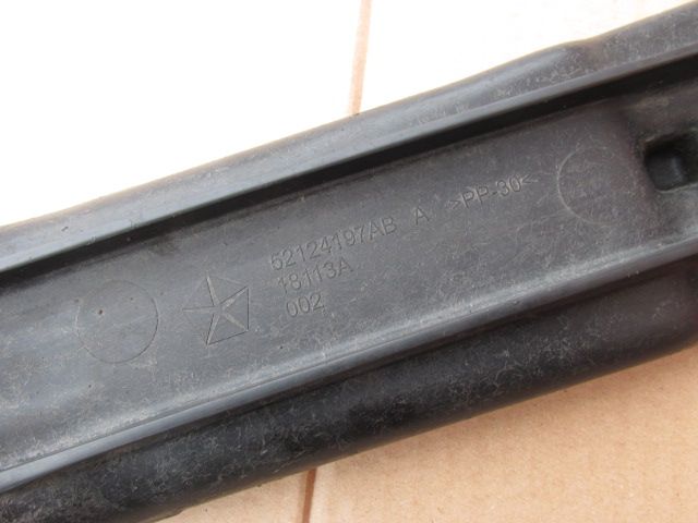 jeep commander i xh xk 5.7 hemi osłona przewodów 52124197ab