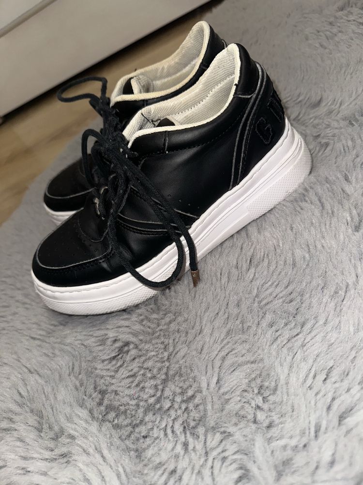 GUESS buty adidasy  32