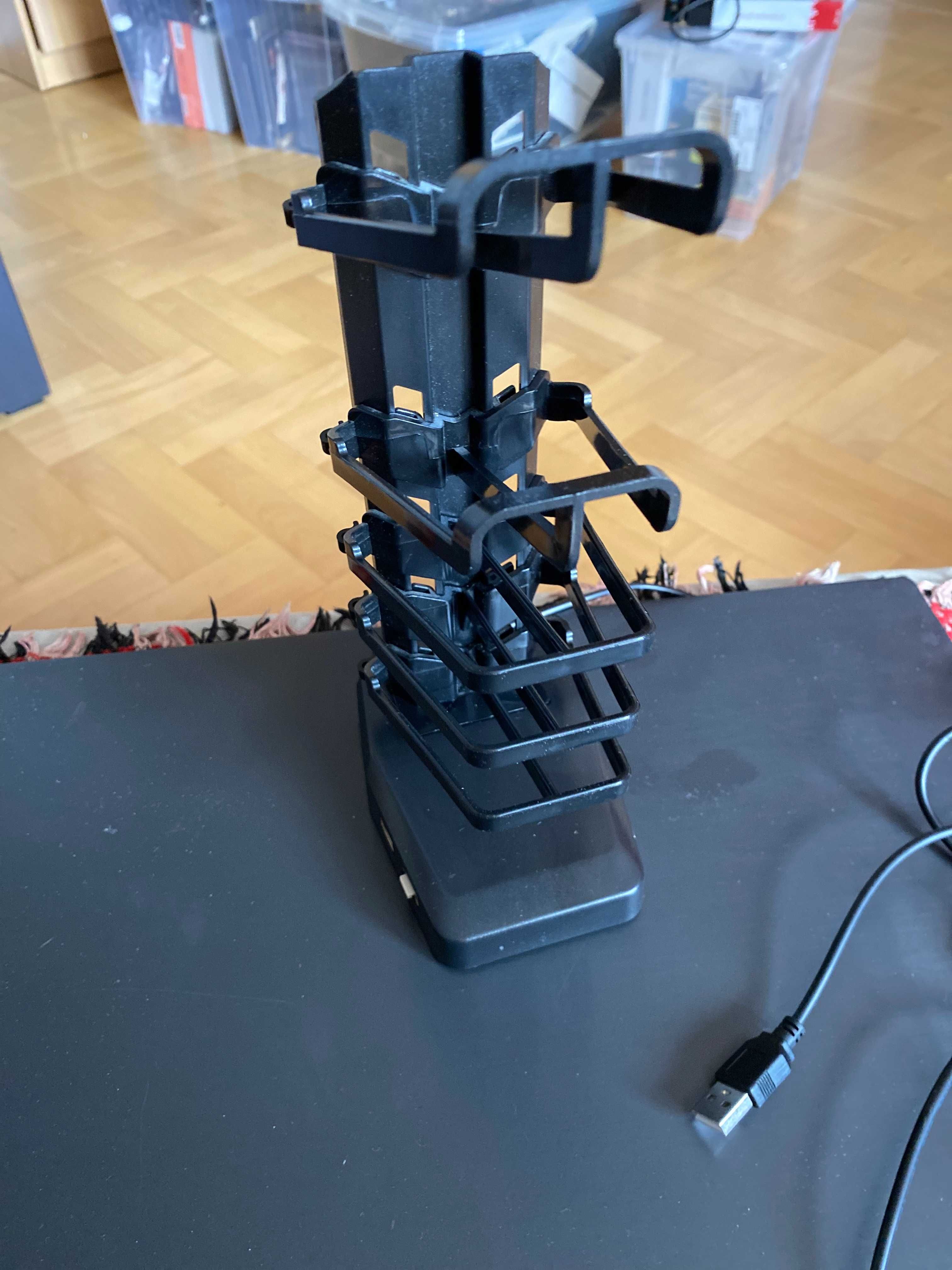 Stacja ładująca  pady do konsoli z 4 portami USB rok gwarancji