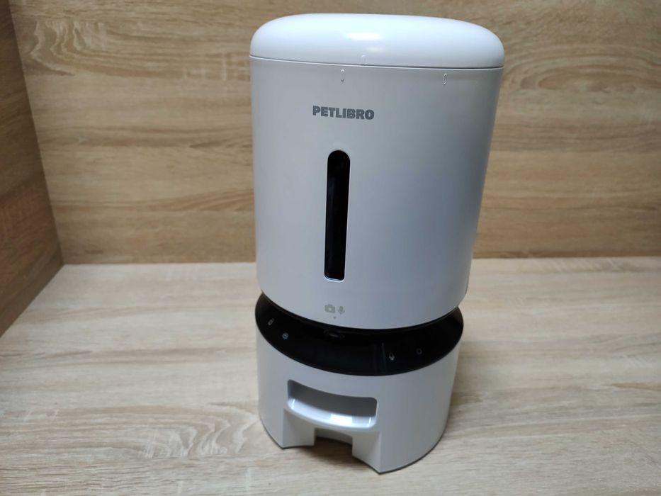 Podajnik na karmę automatyczny dla psów i kotów PETLIBRO 5L WIFI