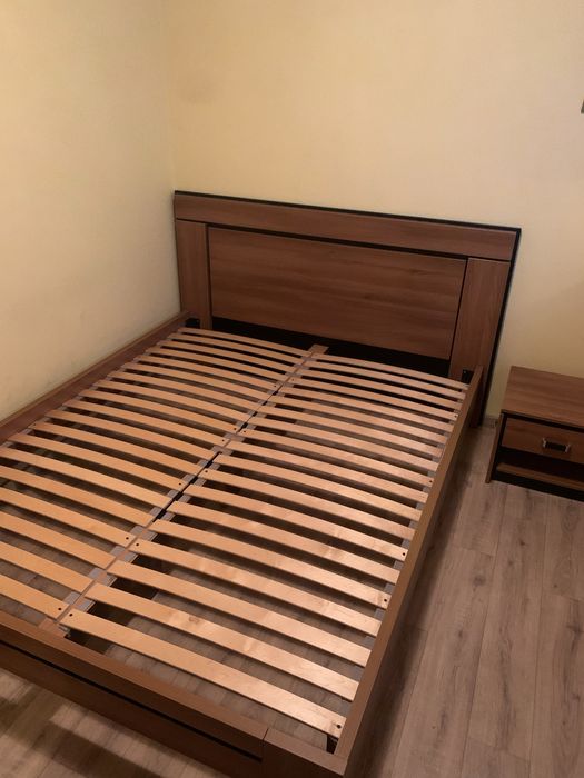Sprzedam solidne łóżko dębowe 160cm 200cm + stolik nocny