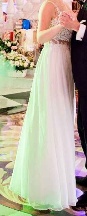 Jedwabna Suknia Ślubna - Koronka