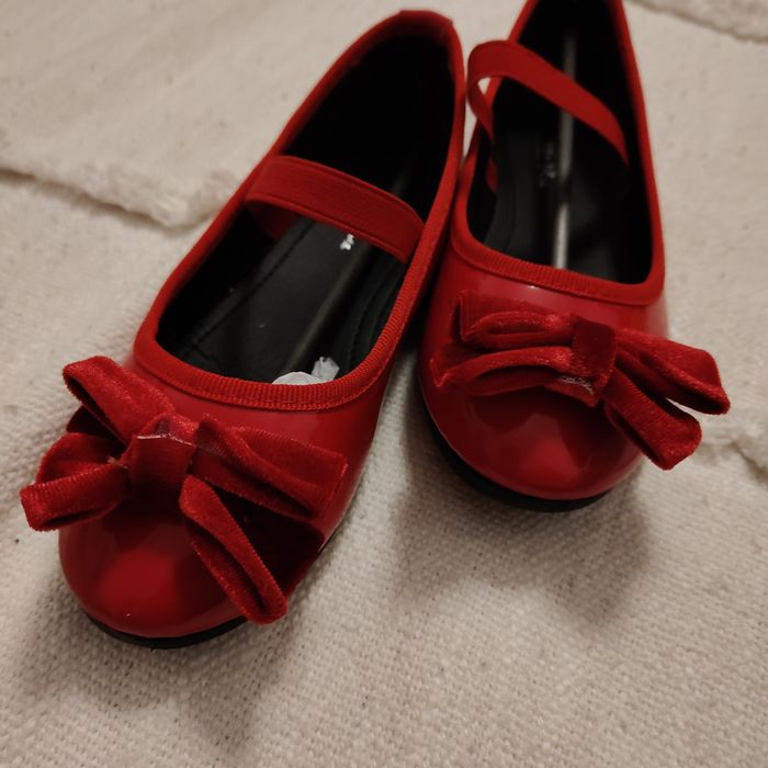 Baleriny dla dziewczynki czerwone rozm. 30