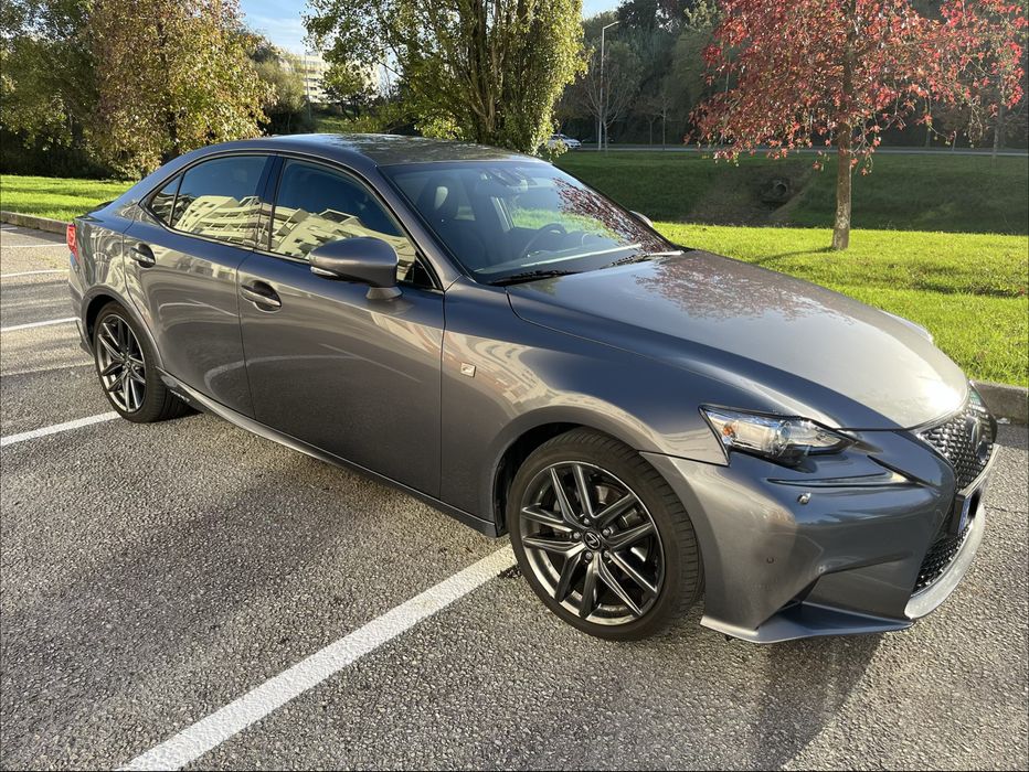 Lexus is300h F Sport - (Nacional)