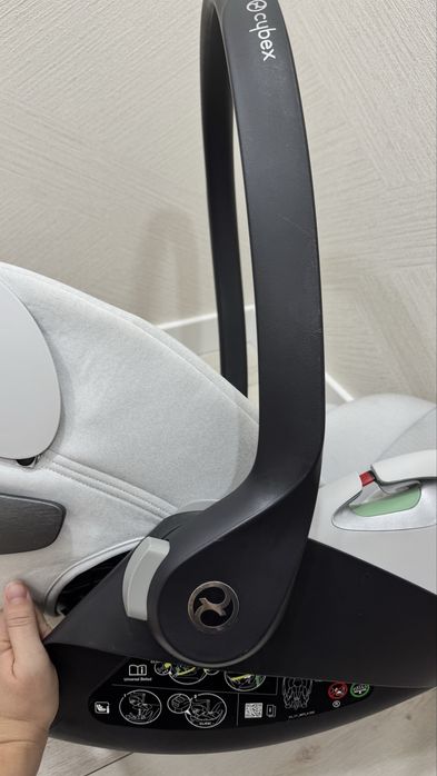 Автокрісло (автолюлька) Cybex Cloud T i-Size plus Platinum White