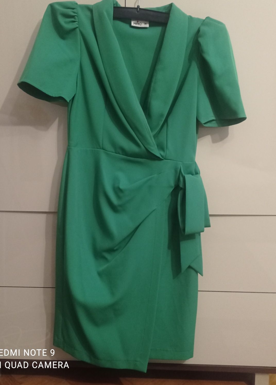 Zielona krótka sukienka M