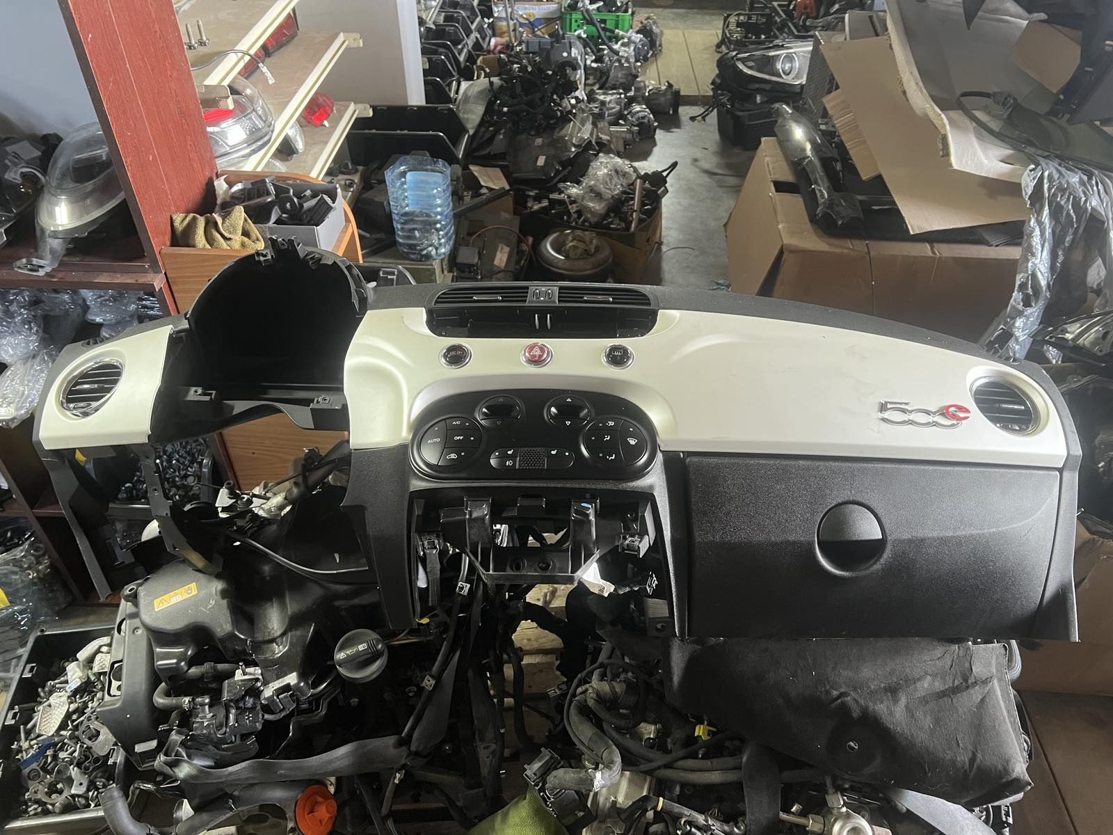 Fiat 500E Фиат Фіат По запчастям Америка