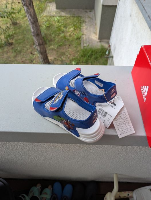 Sandały chłopięce Adidas Marvel rozmiar 33 nowe