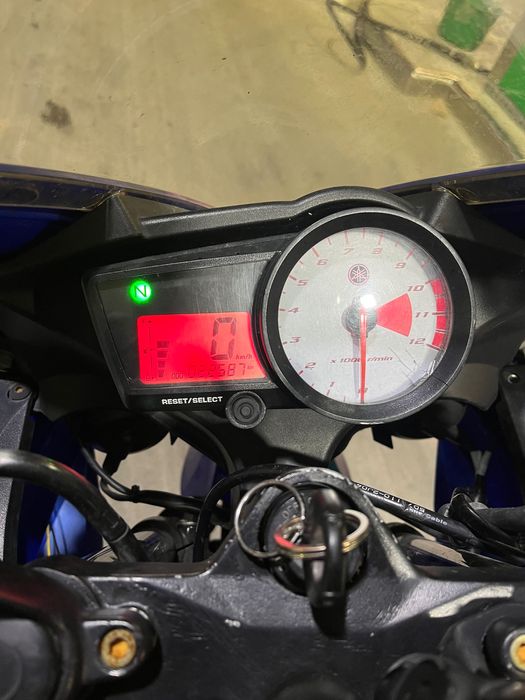 Yamaha YZF R-125 Pilnie
