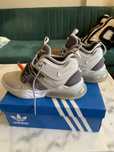Buty adidas Yung-1