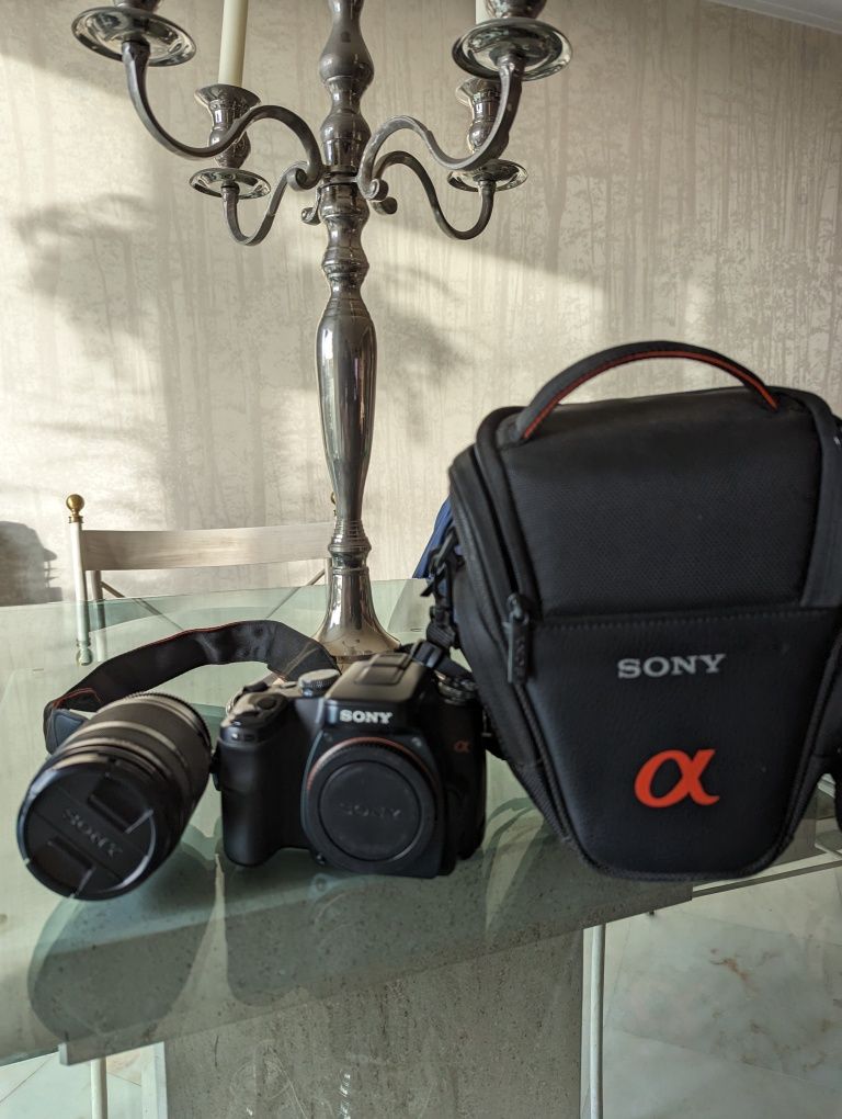 Sony Camera DSLR A-100 com Lente 18-200mm