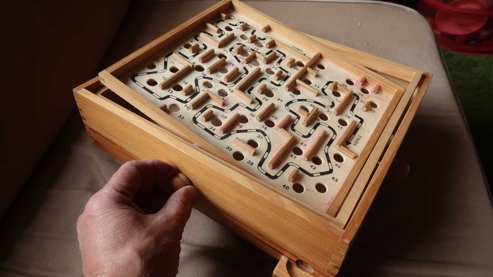 Jogo De Labirinto Com Bolas De Madeira ( Crianças / adultos / idosos)