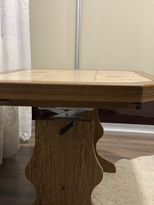 Продам вінтажний дерев’яний журнальний столик