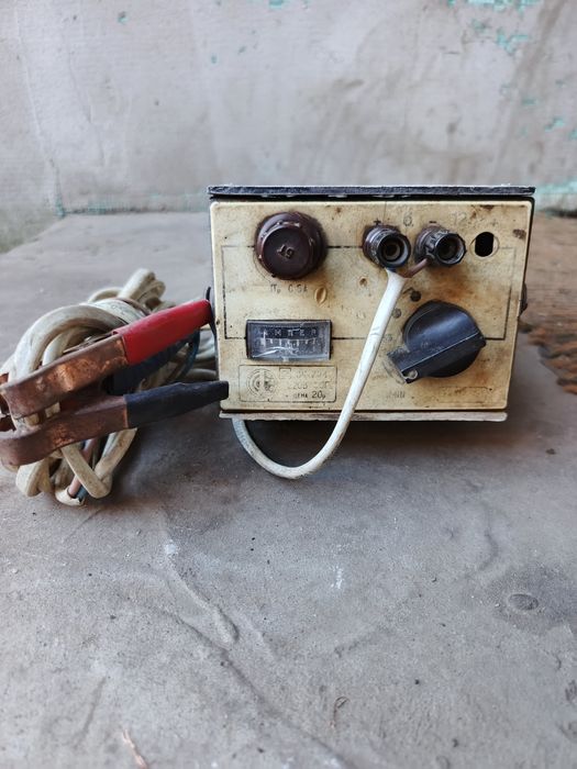 Продам зарядное устройство