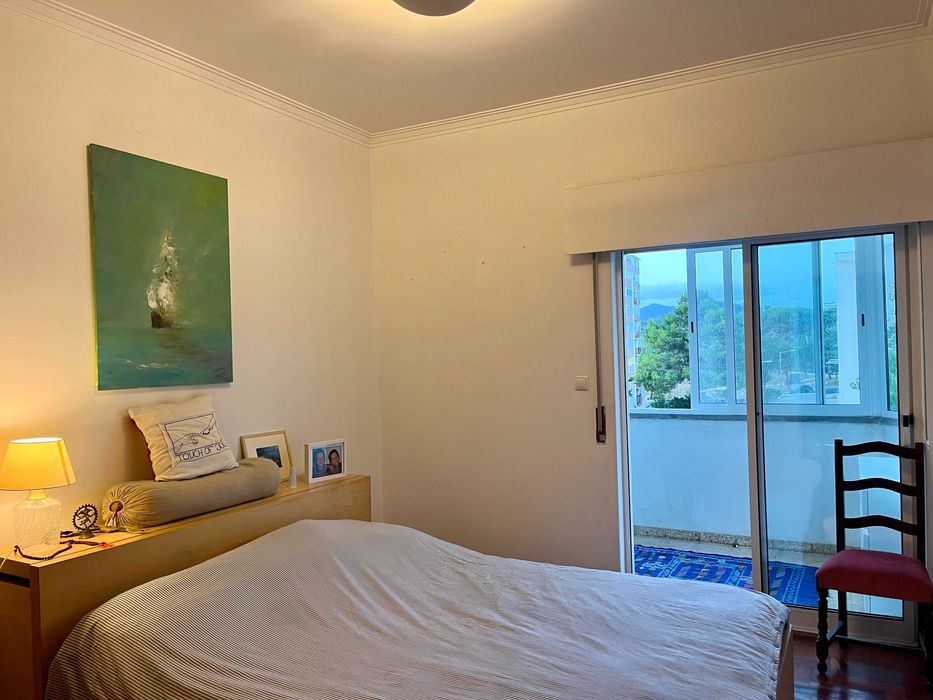 Apartamento T2+ sotão à venda na Rua Eça de Queiroz, Estoril