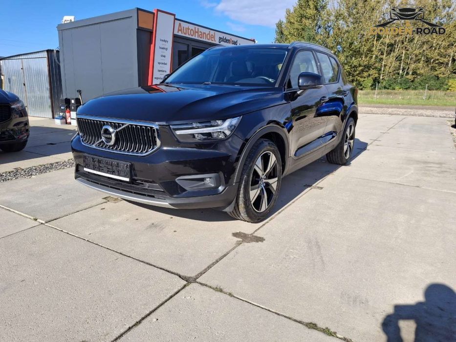Volvo XC 40 1,5 T3 BENZ 163KM klima elektryka kamera navi alu opłacony