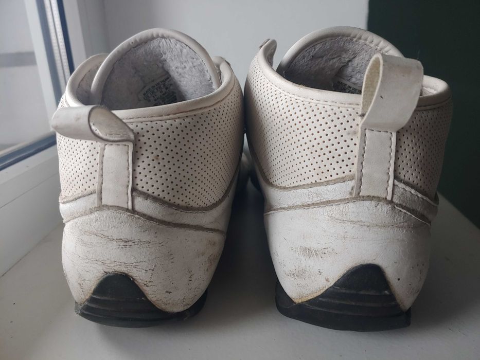 Белые кроссовки Adidas 42р 27,5см