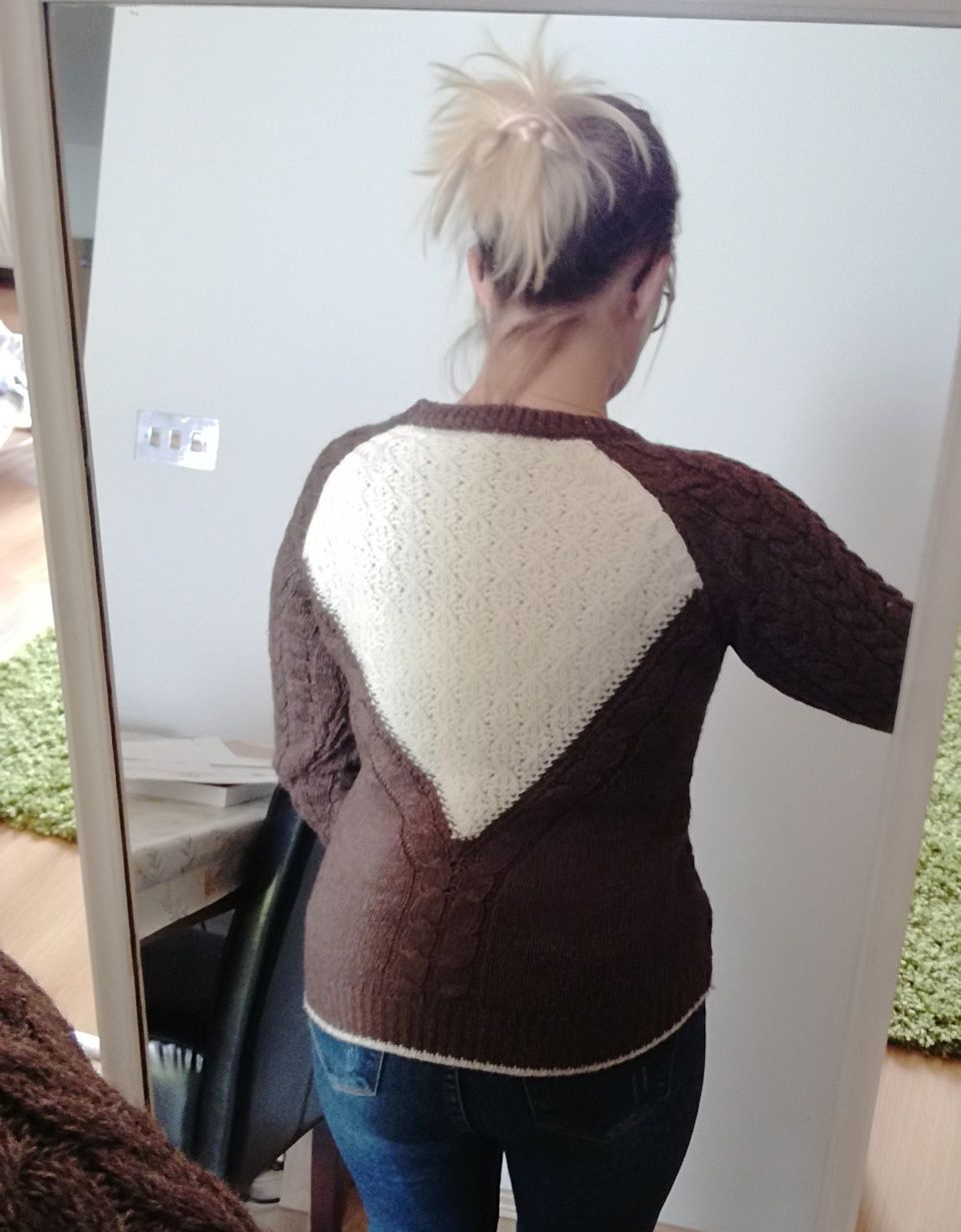 Sweter brązowy x