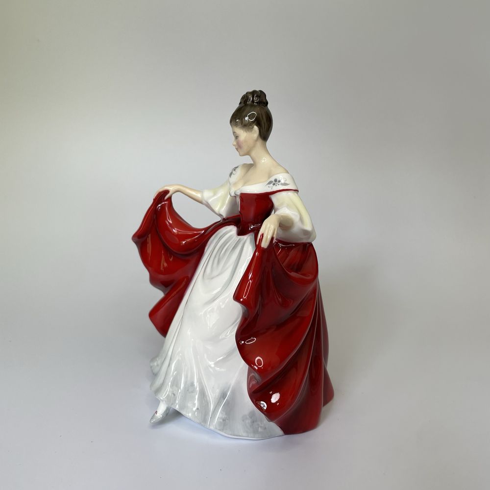 Figurka Sara porcelanowa Dama 1980r Figurka Royal Doulton cudowna