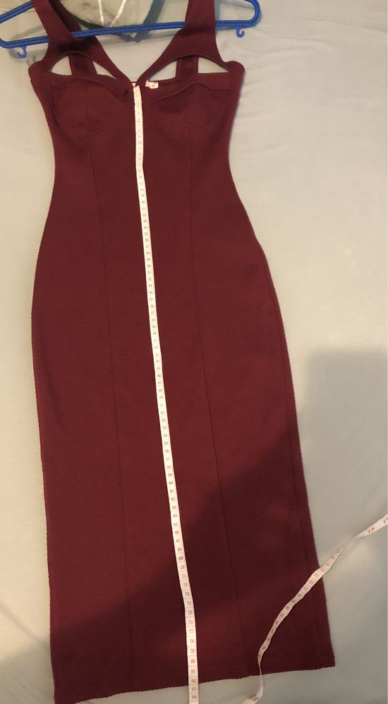 Sukienka ołówkowa midi burgund