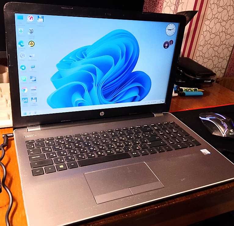Ноутбук HP 3168ngw/Intel Core i3-7020U / 8 GB DDR4 / 240 GB SSD/