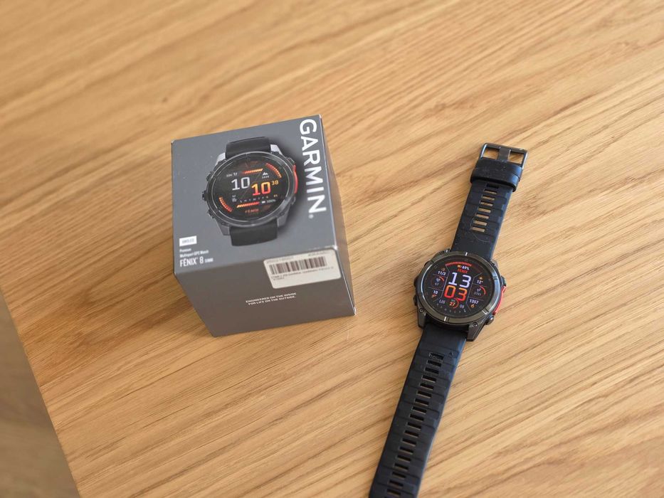 Smartwatch Garmin Fenix 8 51 mm AMOLED okazja latarka świetny stan