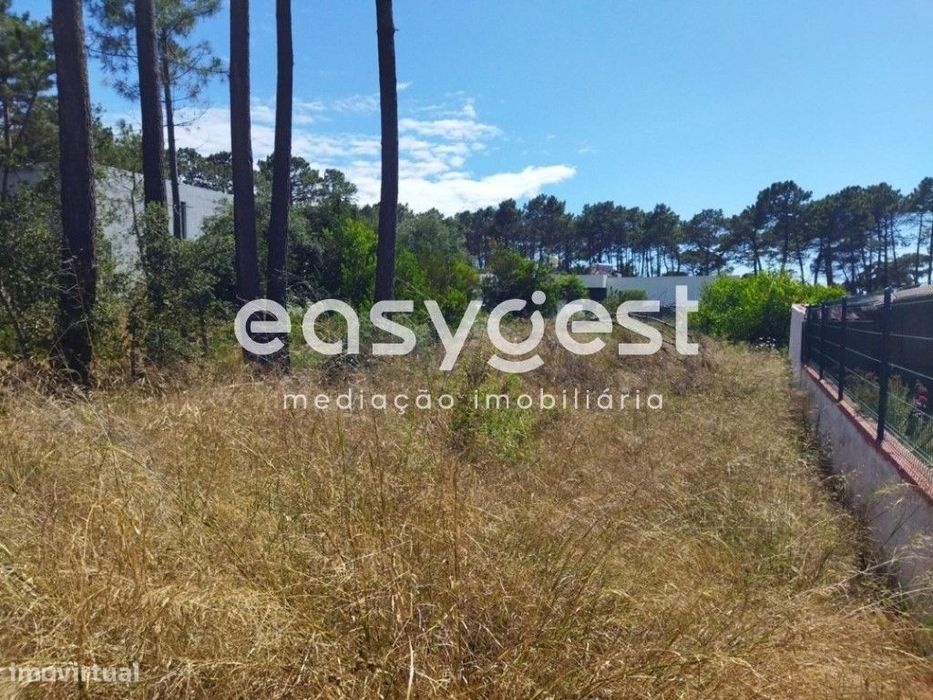 Terreno urbano situado na Lagoa de Albufeira. para investidores