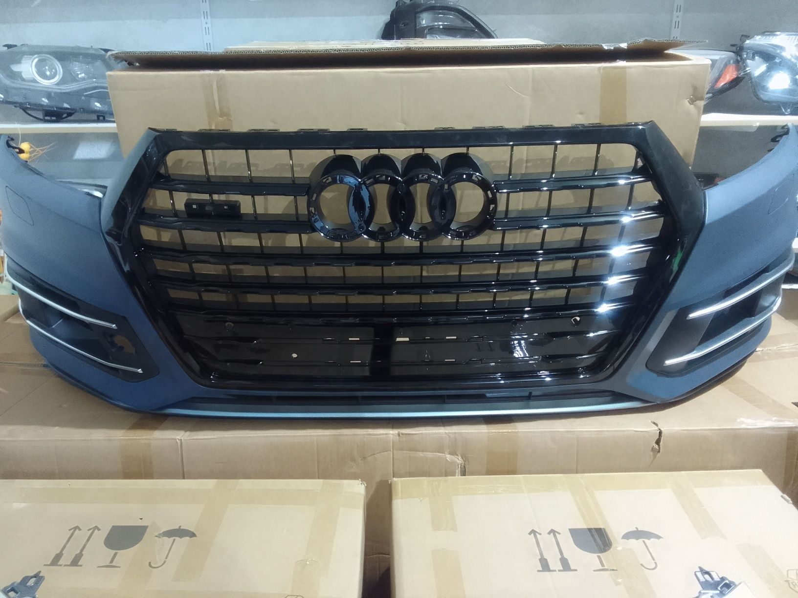 Бампер Ауди Ку 7 Audi Q 7 решетка