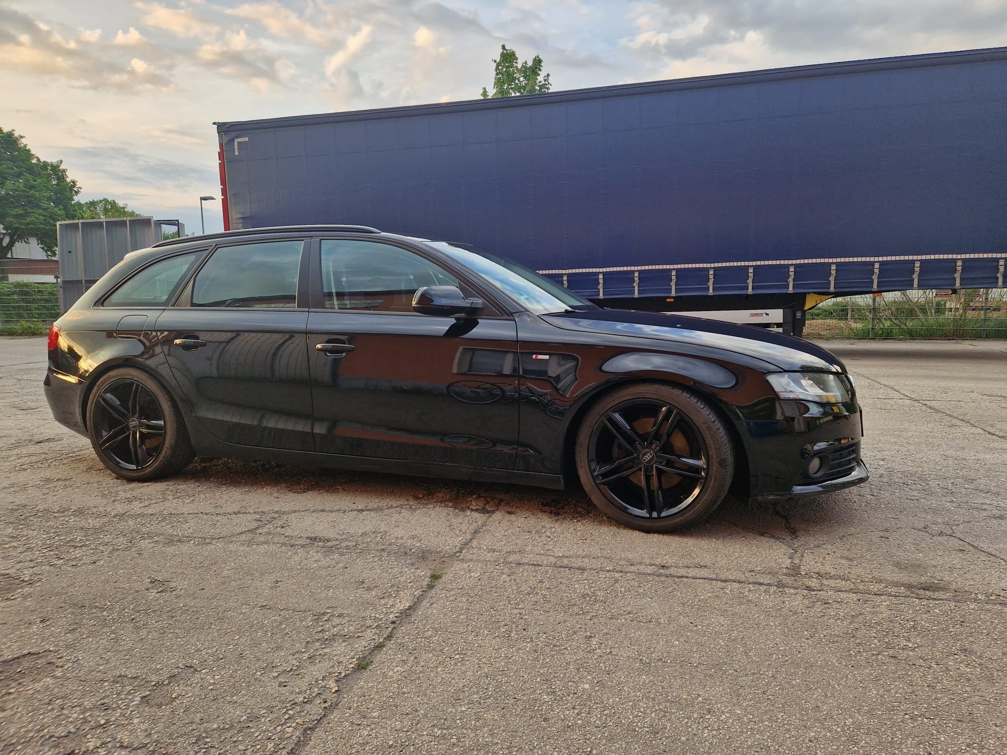 Audi A4B8 2.0 /170
