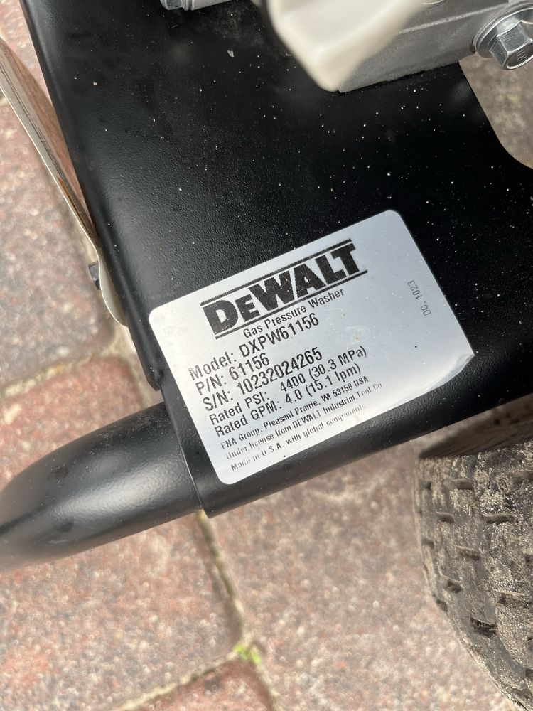 Myjka ciśnieniowa DeWalt 4400 PSI z akcesoriami!