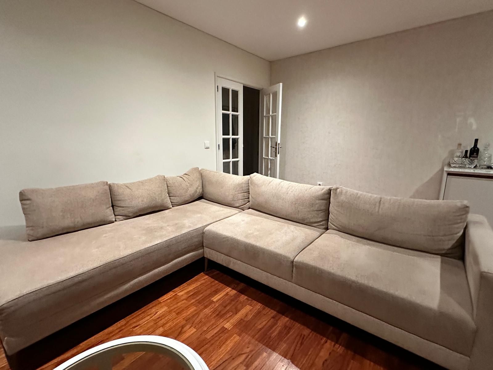 Sofá Com chaise longue
