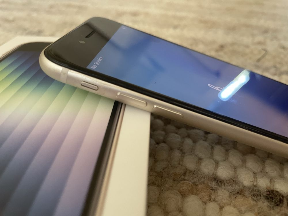 iPhone SE 2022 ksiezycowa poswiata