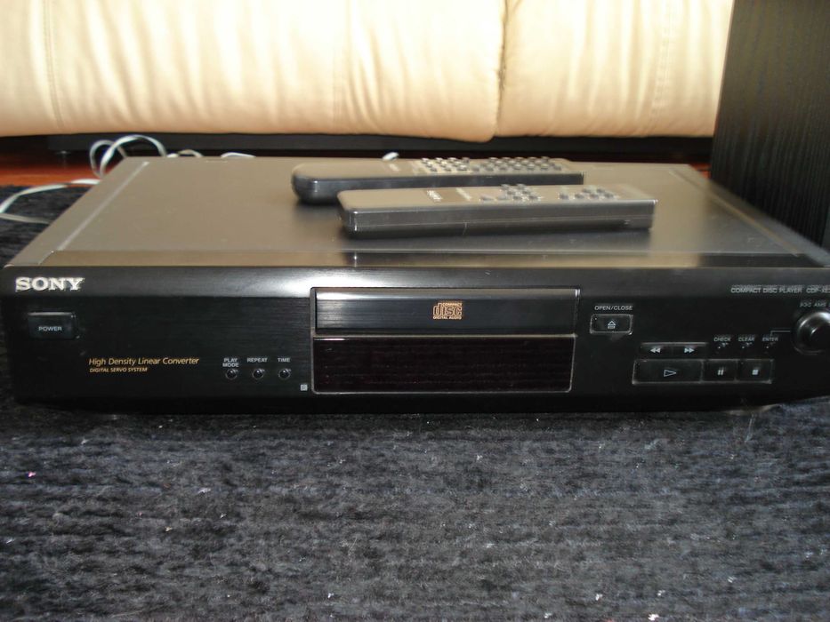 Aparelhagem Sony dos anos 90 a funcionar