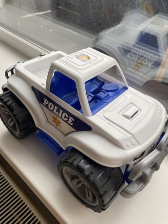 Джип поліція позашляховик