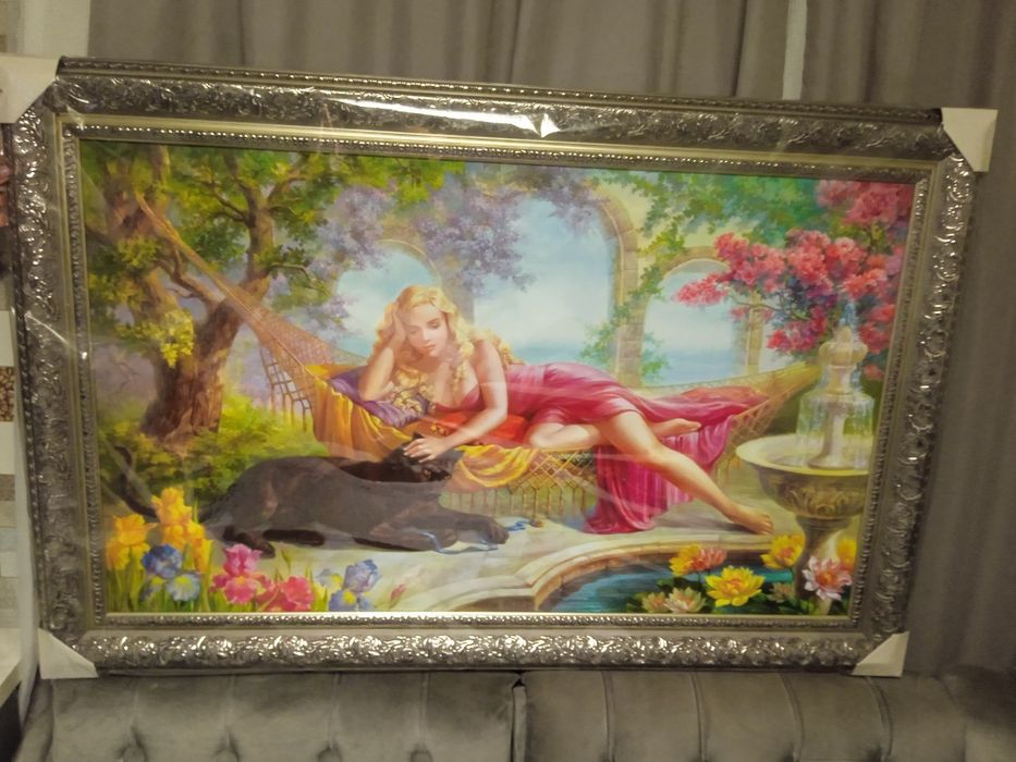 Картина в рамі, нова