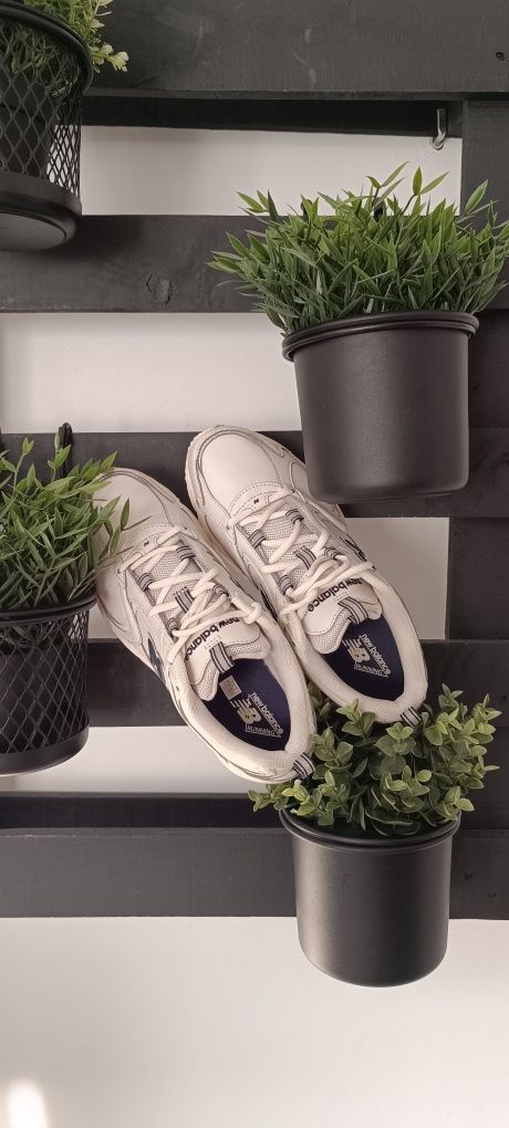 Teni New Balance MI408