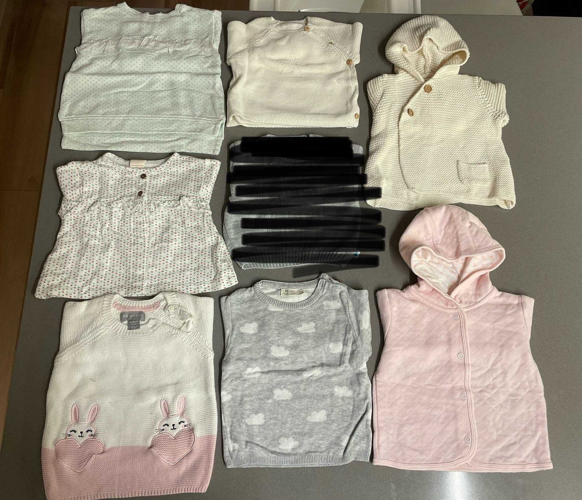 13 casacos e camisolas bebé