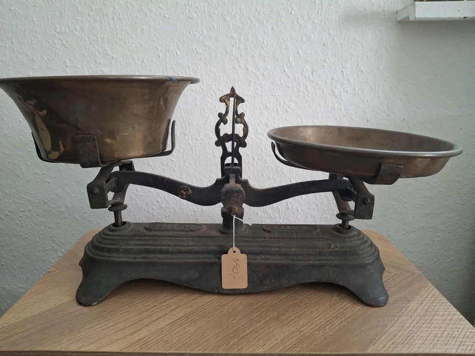 Antyczna waga szalkowa