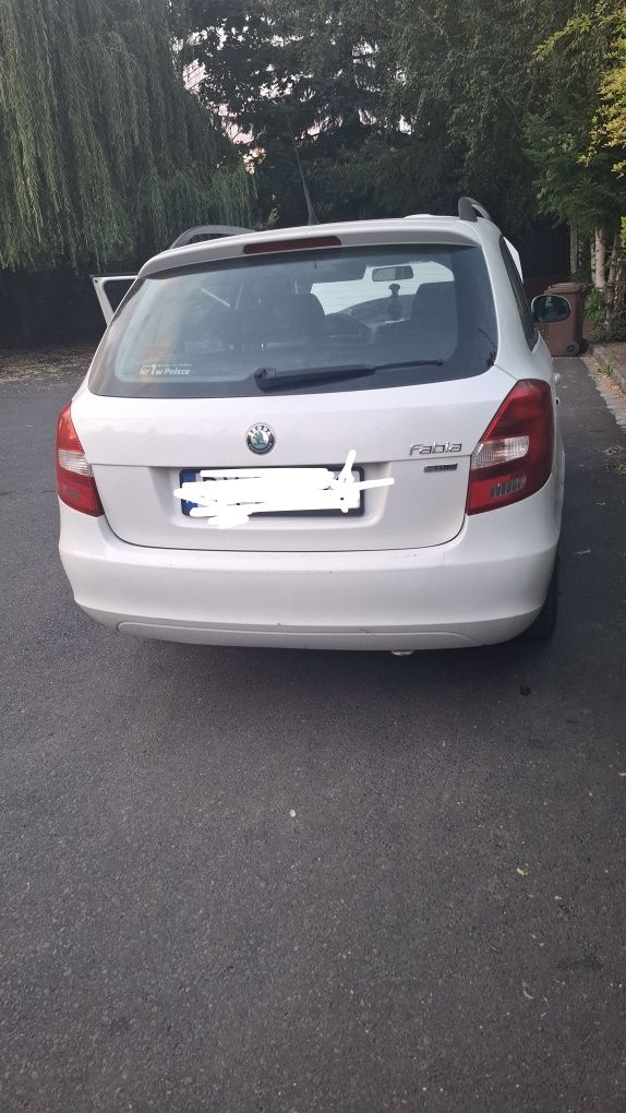 Skoda Fabia 2012 – Biały – Stan idealny
Skoda Fabia 2012 – Biały – Sta