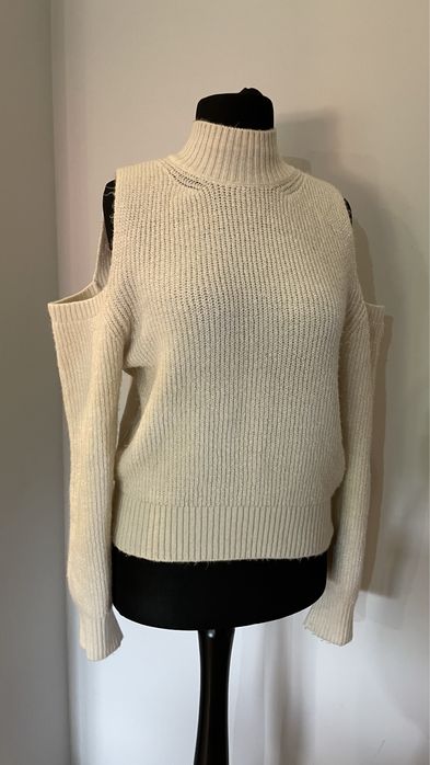 Sweter kremowy z odkrytymi ramionami M Gina tricot