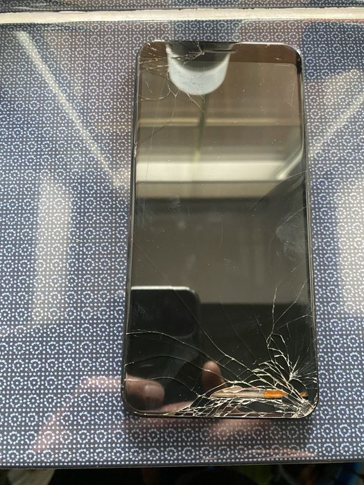 Смартфон на запчастини Google Pixel 3a xl g020b 4/64gb