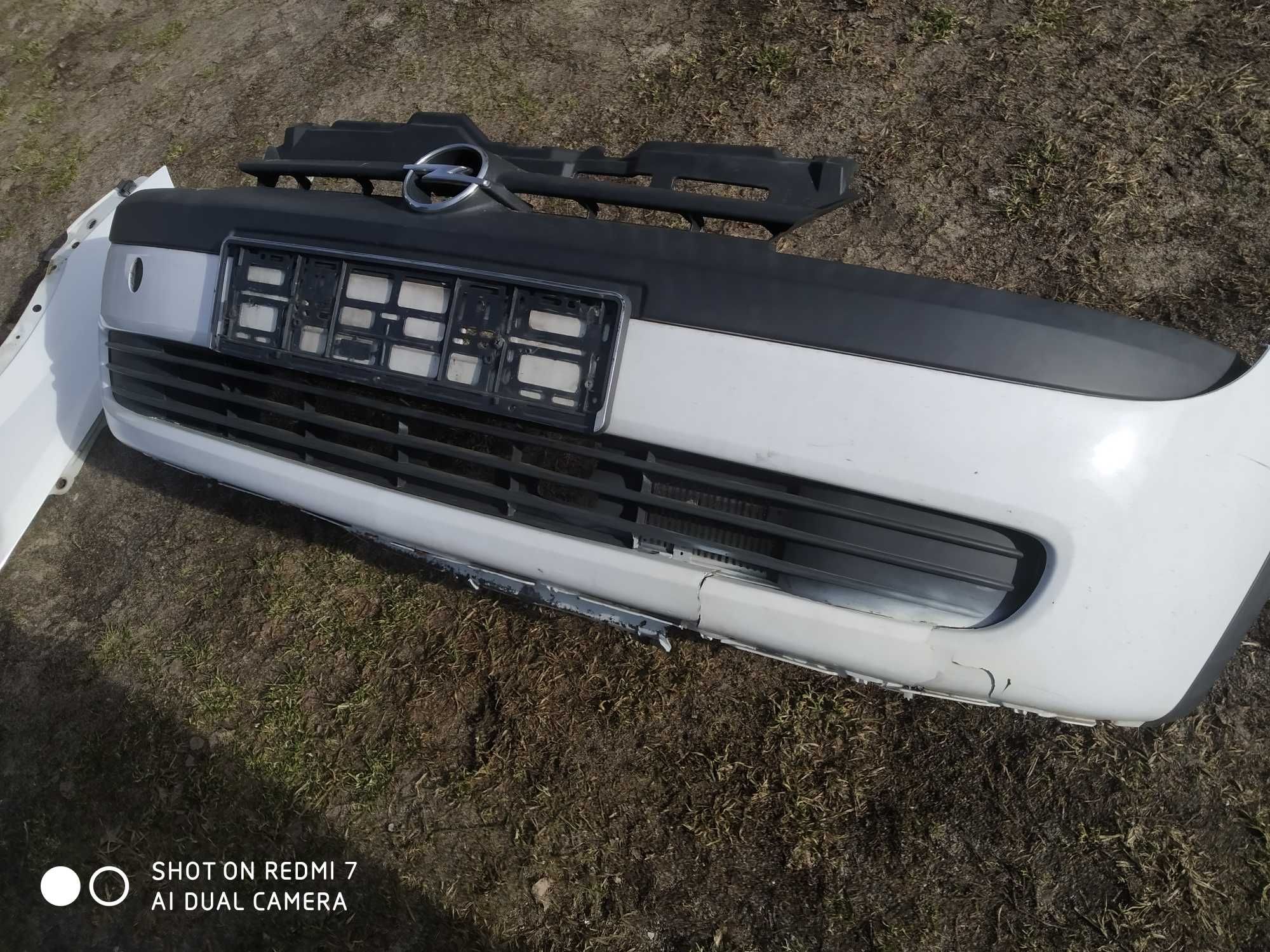 Opel Corsa C Combo zderzak przód przedni grill Y474 przedlift