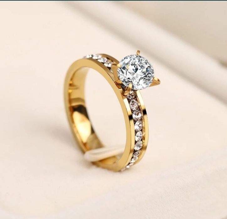 Anel solitário  ouro laminado  18k