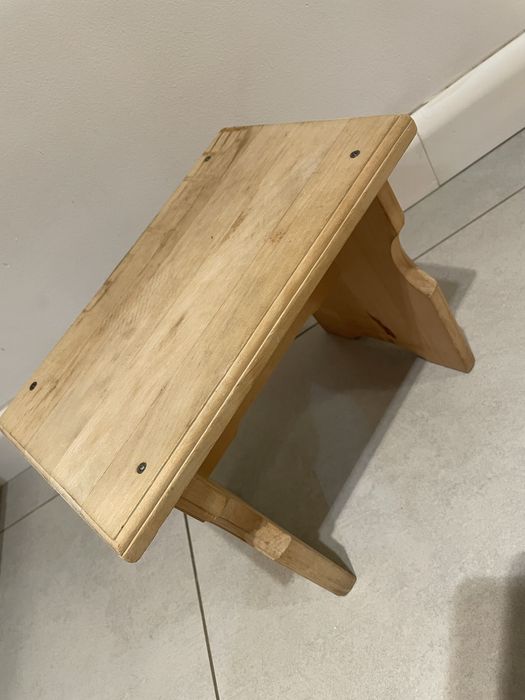 Taboret podnóżek mały stolik drewniany w świetnym stanie