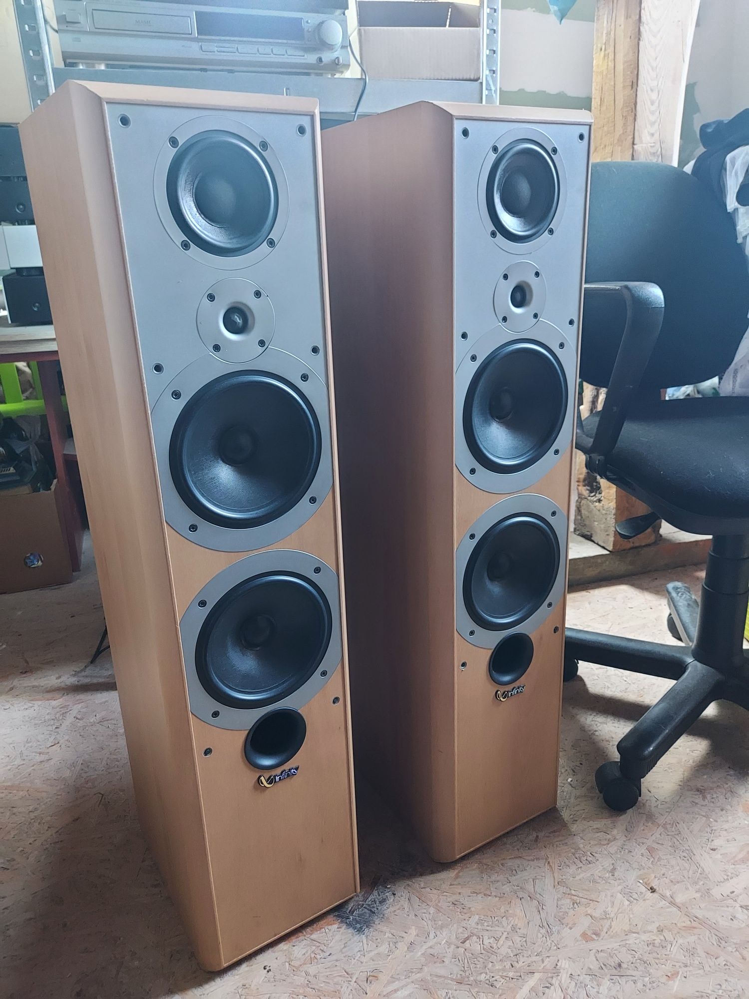 Kolumny Infinity Primus 300