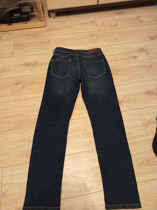 Klasyczne jeansy dla nastolatka