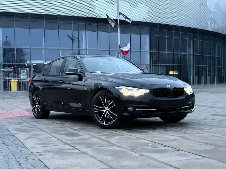 BMW Seria 3 BMW 330i x-drive Sport Line