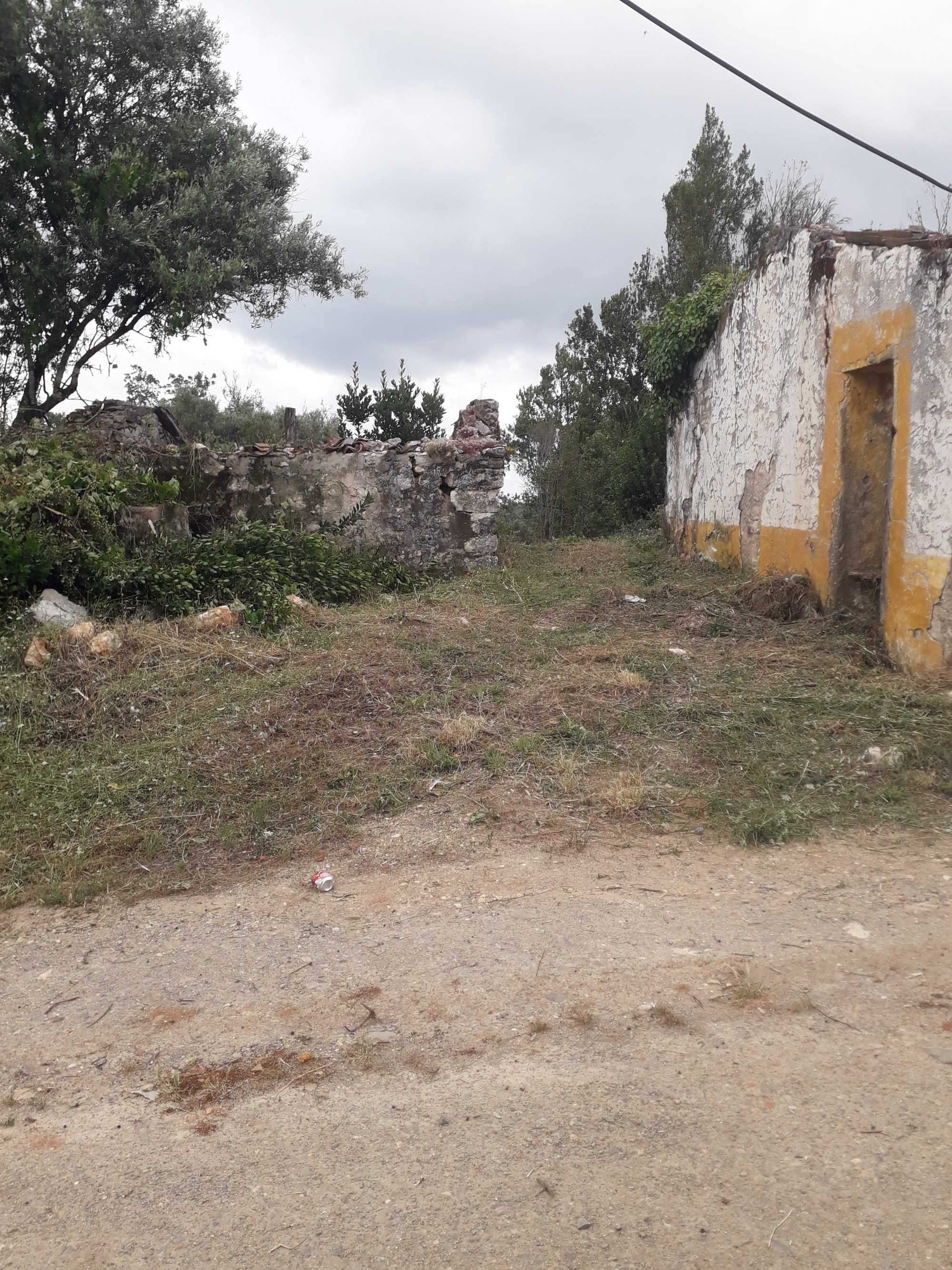 Casas em ruínas em casal víegas ansiao