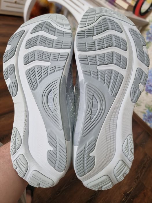 Оригінал 100% чоловічі кросівки asics gel kayano 32   euro 46.5